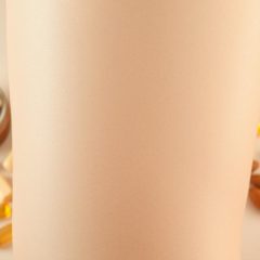 Krem na rozstępy: jak działa i jakie składniki wybrać?